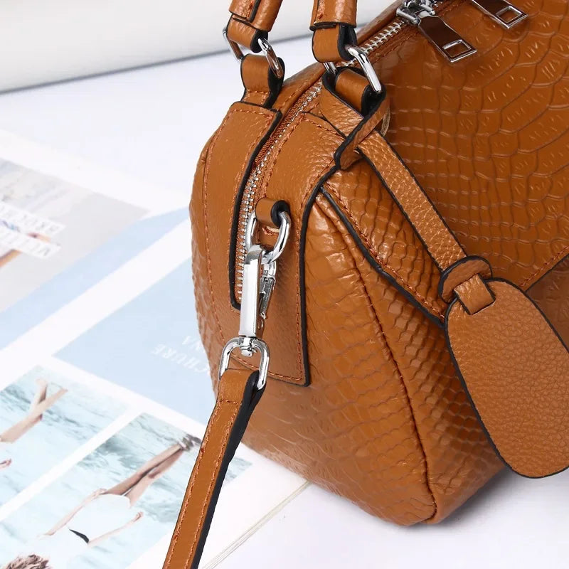 Amara - Compact Bag