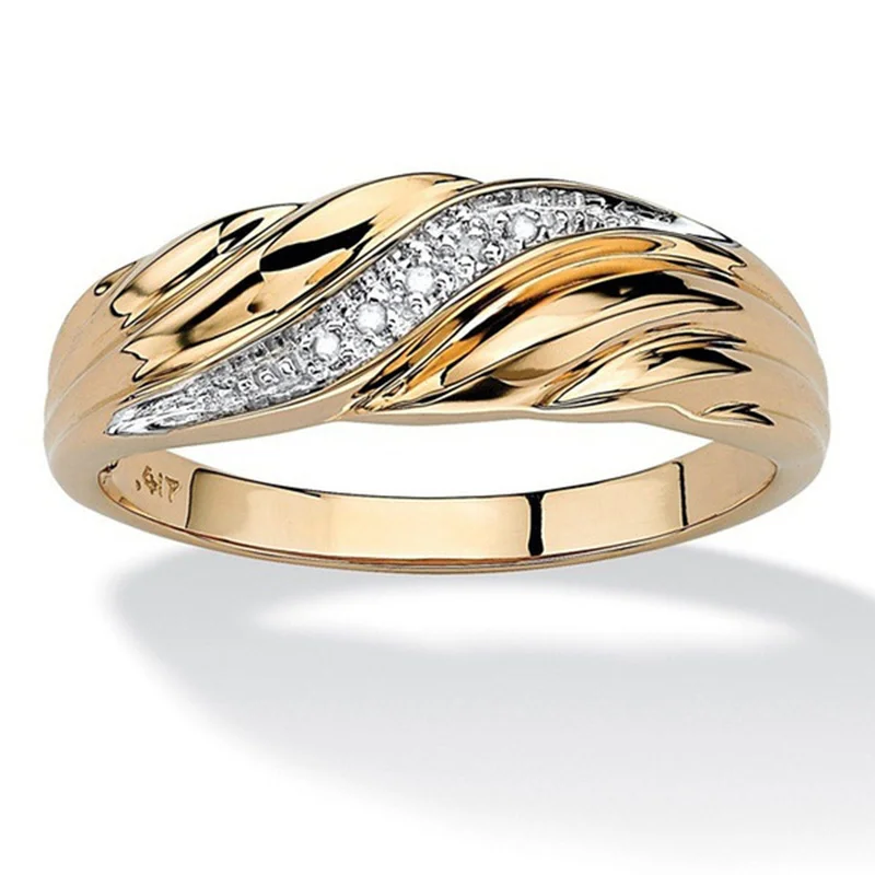 Gold ring with vintage glitter