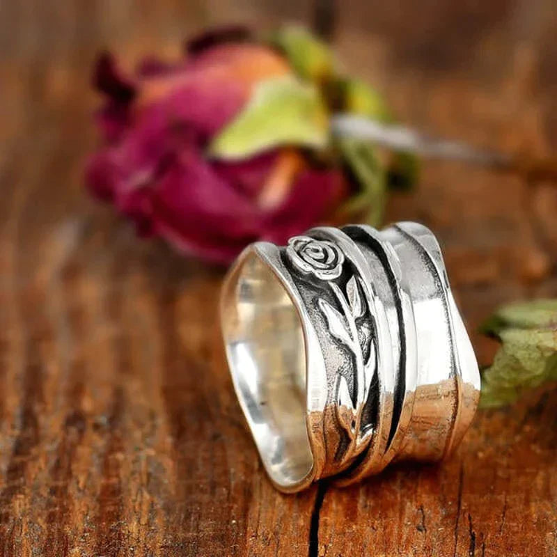 Vintage Flower Ring in Silver